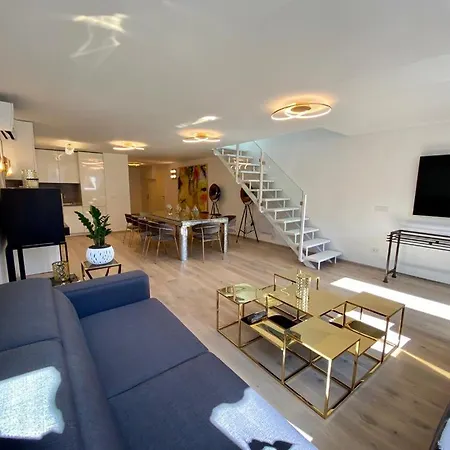 Ab - The Princess Castle Triplex Apartman Ljubljana