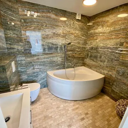 Apartman Ab - The Princess Castle Triplex