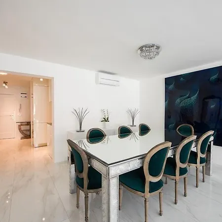 Apartman Ab - The Princess Castle Triplex *