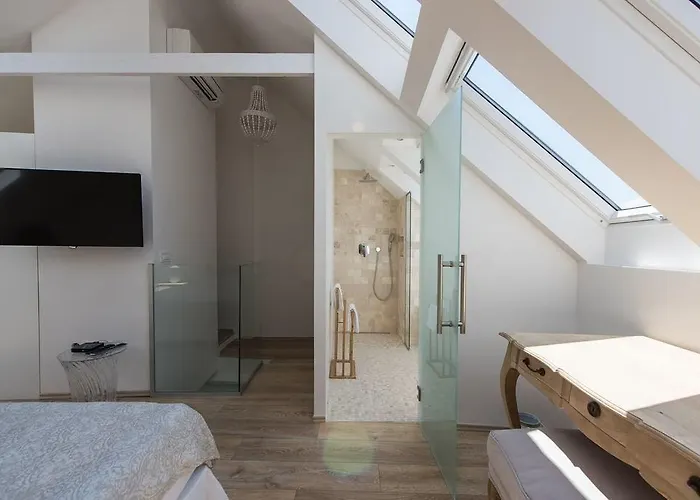 Apartment Ab - The Princess Castle Triplex Laibach