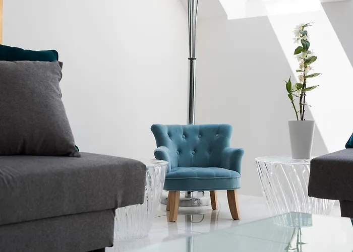 Ab - The Princess Castle Triplex Apartment *