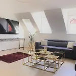 Ab - The Princess Castle Triplex Apartment *