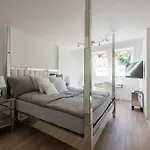 Ab - The Princess Castle Triplex *