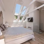 Apartment Ab - The Princess Castle Triplex *