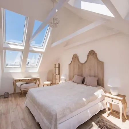 Daire Ab - The Princess Castle Triplex *