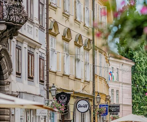 Ab - The Princess Castle Triplex Lubiana